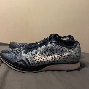 Nike Flyknit Racer